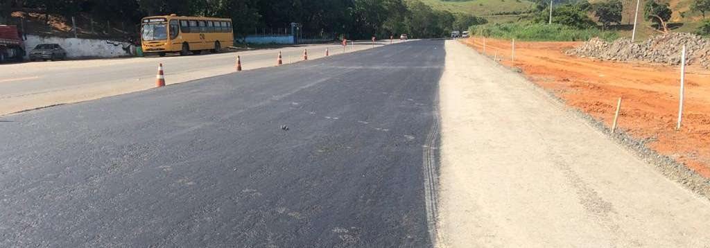 Pista recém-asfaltada na duplicação da BR-101, no Espírito Santo